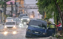 Siêu bão Melissa mạnh nhất từ thế kỷ XIX đi vào vùng Caribe, tàu chiến Mỹ khẩn cấp di chuyển