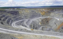 Khoan sâu 300 mét, phát hiện 20 triệu tấn đất hiếm sau 4 năm khảo sát: Nền kinh tế 19 nghìn tỷ USD vốn phụ thuộc vào Trung Quốc lập tức ngỏ ý muốn khai thác