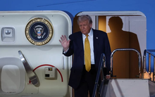 Ông Trump dịu giọng, dự kiến hạ thuế quan 1 mặt hàng, khen mối quan hệ với Trung Quốc ‘rất tốt’