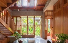 Cải tạo nhà cũ Hội An bằng gỗ và vải với không gian ấn tượng