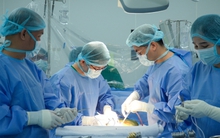 Anh ruột hiến gan cứu em trai 'từ cõi chết'