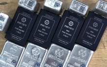 Giá bạc quay đầu giảm sau khi bất ngờ tăng vọt