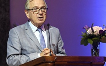 Cựu Thống đốc ngân hàng trung ương cũng bị lừa đảo qua mạng, tài khoản ngân hàng mất hơn 40.000 euro