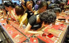 Chi 530 triệu đồng mua vàng, 5 năm sau bán lại cho chính cửa hàng cũ nhưng bị từ chối: "Đây là vàng giả"