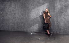 Cuộc “hội ngộ” không ngờ của golfer số 1 thế giới và huyền thoại đua xe F1 trong chiến dịch đặc biệt