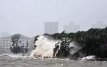 Trung Quốc nâng mức cảnh báo, sơ tán 150.000 người trước khi bão Matmo đổ bộ