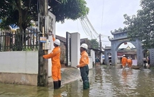 Gần 14.000 khách hàng ở Hà Nội mất điện do ngập úng