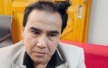 Quyền Linh lấy vợ doanh nhân giàu có nhưng không ngủ chung giường, cứ tối lại xuống đất nằm?