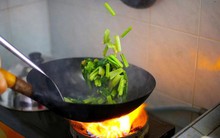 Nhiều người hàng ngày vẫn tiếp xúc với 3 chất gây ung thư, có thứ "trốn" ngay trong nhà mà không hay biết!