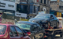 Ảnh, clip: Xế hộp ngập bùn, móp lõm nằm la liệt trên phố Thái Nguyên sau lũ