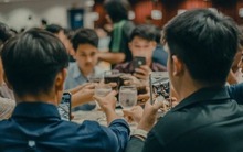 Đi họp lớp sẽ thấy có hai loại giàu, giàu thật và giàu để gặp bạn cũ