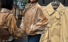 Chanel bán áo khoác gần 200 triệu, quan trọng là phải dầm mưa mới biết đang mặc đồ hiệu!