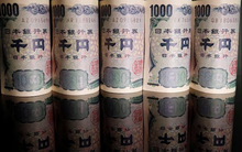 Đồng yên Nhật chạm mức thấp kỷ lục so với euro khi Thủ tướng ủng hộ chính sách tăng lãi suất thận trọng