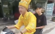 ‘Táo giao thông’ phóng xe không mũ, bị Cảnh sát giao thông xử phạt hàng loạt lỗi