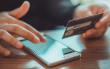 Nhận được tin nhắn "Hạn mức vay đặc biệt...", người đàn ông bấm vào xem thì lập tức mất 185 triệu