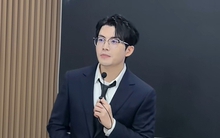 Giảng viên Học viện Kinh tế đối ngoại đẹp tựa nam thần, hát hay như ca sĩ, xem 100 lần vẫn chưa thấy đủ