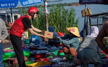 Từ cơn sốt mua sắm mùa sale đến thói quen "gửi hàng tức thì"