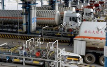 Dự án khí đốt 21 tỷ USD bị ‘ế’ vì dính lệnh trừng phạt, Nga liền giảm giá sâu 40%, lập tức có ngay khách sộp mua tới 14 lô