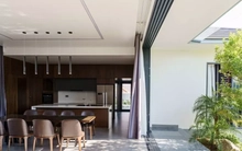 Căn nhà ngoại ô 'xoá nhoà' khoảng cách 3 thế hệ