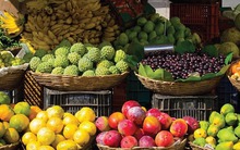 Cảnh báo 4 loại trái cây dễ bị phun thuốc trừ sâu, đi chợ bạn đừng mua vội vàng