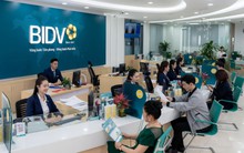 Biên lãi ròng ngân hàng tiếp tục chịu áp lực cuối năm