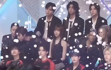 Mỹ nhân "số đỏ" nhất Hàn Quốc bị cô lập, nhan sắc rực rỡ là quân bài giúp nhóm nhạc tài phiệt sống sót