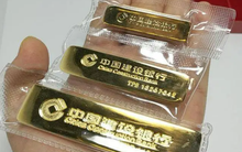 Chủ tiệm vàng vứt nhầm túi nilon chứa hơn 13 lượng vàng, 20 cảnh sát lục tung 5 tấn rác để tìm lại