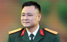 Đại tá quân đội được bổ nhiệm Phó Giám đốc Nhà hát Chèo, làm thần tượng tuổi 50 có đến 8 concert cháy vé