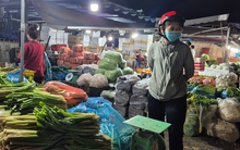 Ngày 25-11, tiểu thương chợ đầu mối Thủ Đức "thở phào"