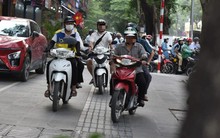 182 xe máy đi trên vỉa hè có biển số sau nhanh chóng nộp phạt nguội theo Nghị định 168