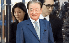 Cả showbiz đến viếng "ông nội quốc dân": Choi Ji Woo khóc xé lòng, Song Seung Hun - Kim Yoo Jung thất thần