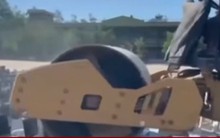 Myanmar: Thu giữ hàng nghìn thiết bị lừa đảo, xe lu nghiền nát răn đe