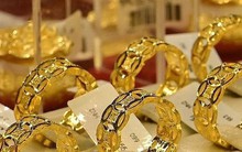 Chiều nay, nhiều nhà vàng ở Hà Nội cho mua không giới hạn nhẫn tròn trơn