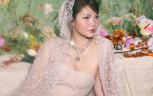 Nữ ca sĩ 45 tuổi vẫn đắt show, được Hồ Hoài Anh sáng tác riêng: Vừa song ca cùng chồng trên sóng VTV đã gây sốt