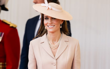 Mặc váy tutu mà không sợ "cưa sừng làm nghé": Vương phi Kate chỉ chiêu thức "hack tuổi" thông minh, phụ nữ 40 nên biết