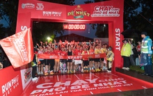 Hàng nghìn người xuống đường vì tình yêu phở Việt