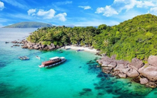 Vừa được Mỹ đánh giá đẹp hơn Maldives và Bali, nơi này của Việt Nam tiếp tục lọt Top điểm đến hấp dẫn nhất thế giới: Bảo sao tổng thu du lịch tăng 90%