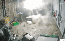 Clip sóng biển tràn vào nhà dân do ảnh hưởng của bão số 13: khoảnh khắc khiến tất cả kinh sợ