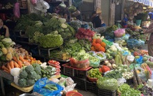 Giá rau củ tăng mạnh sau bão