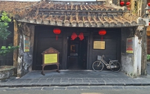 Ngôi nhà Hội An được hỏi nhiều nhất hiện nay: Hơn 100 tuổi, có người "sốc" với dòng chữ ghi trên cột nhà