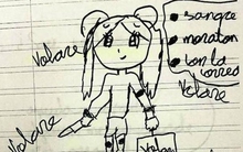 Cô bé 11 tuổi vẽ tranh trong vở bài tập, vừa nhìn thấy giáo viên đã lập tức báo cảnh sát