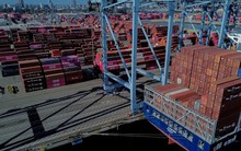 Nếu Tòa án Tối cao Mỹ bác bỏ thuế quan của ông Trump, điều gì sẽ xảy ra tiếp theo?