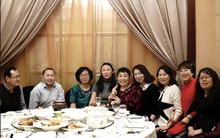 Đi họp lớp, người bạn vừa phá sản ngỏ ý mượn mỗi người 10 triệu đồng: Chỉ một bạn đồng ý còn lại từ chối, nửa năm sau ai cũng tiếc nuối