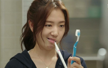 Nên đánh răng trước hay sau khi ăn sáng? Bác sĩ chỉ ra sai lầm hơn 80% người Việt đang mắc phải khi vệ sinh răng miệng