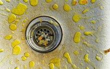 5 thứ không được đổ xuống cống dù "tiện tay" đến mấy