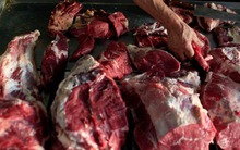 6 dấu hiệu nhận biết thịt bò "phù phép", rẻ mấy cũng không mua