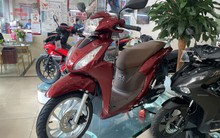 Xe máy điện lên ngôi - xe máy xăng hết thời 'làm giá': Người tiêu dùng hưởng lợi kép