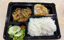 Bữa ăn gây xôn xao cõi mạng do BTC Thái Lan chuẩn bị cho tuyển futsal Việt Nam tại SEA Games 33