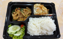 Suất ăn cho VĐV ở SEA Games gây sốc: Giá 200.000 đồng chỉ có cơm hộp