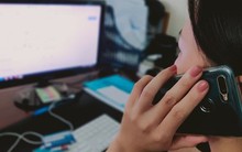 Dù biết rõ đã bị lừa và mất sạch 2 tỷ đồng, người phụ nữ Gia Lai tiếp tục chuyển thêm hơn 1 tỷ vào tài khoản Techcombank của kẻ lừa đảo, sau đó báo công an